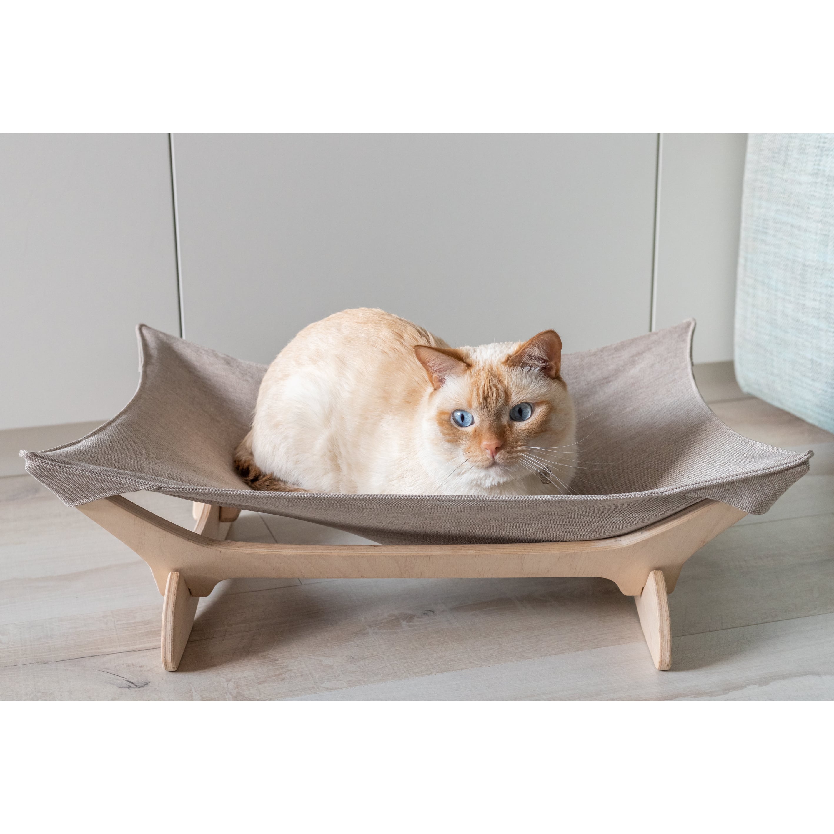 Гамак-лежак для котів PetJoy 55х45х18 см - біло-бежевий